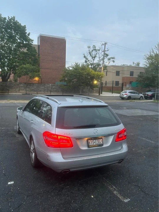 2011 Mercedes-Benz W212 E-Class - Image 9 of 13