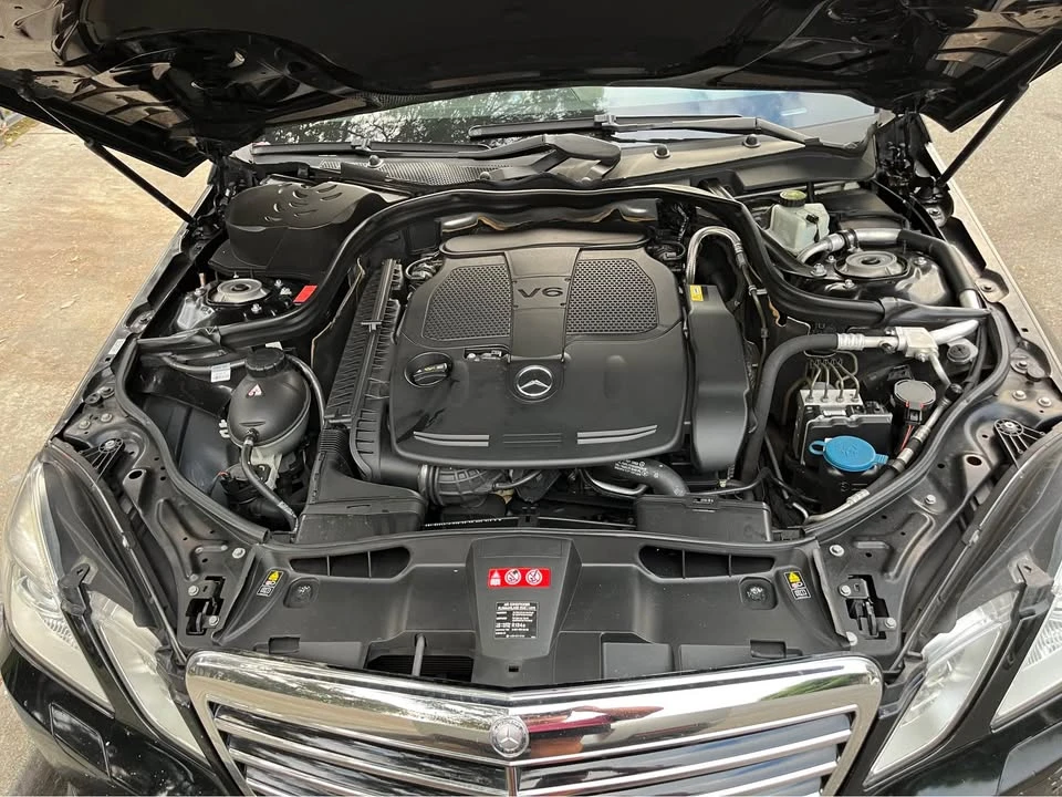2011 Mercedes-Benz W212 E-Class - Image 13 of 14