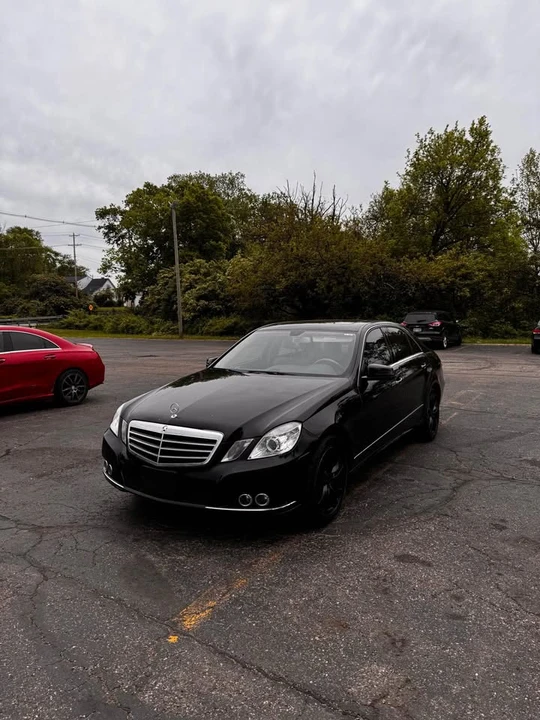 2011 Mercedes-Benz W212 E-Class - Image 2 of 9