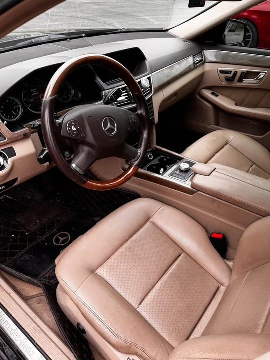 2011 Mercedes-Benz W212 E-Class - Image 8 of 9
