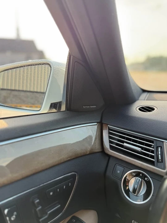 2011 Mercedes-Benz W212 E-Class - Image 12 of 17