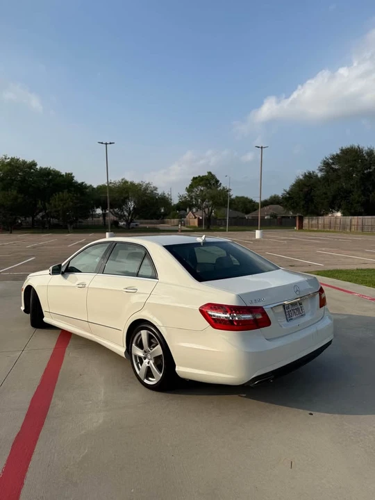 2011 Mercedes-Benz W212 E-Class - Image 3 of 17