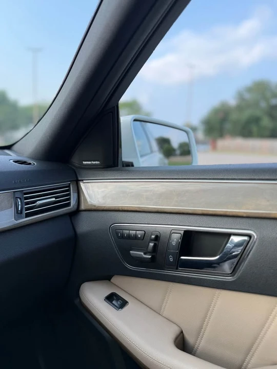 2011 Mercedes-Benz W212 E-Class - Image 13 of 17