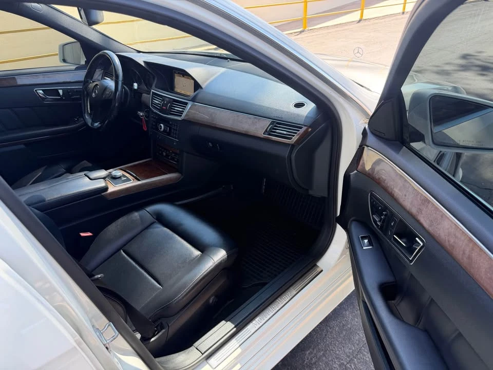 2011 Mercedes-Benz W212 E-Class - Image 12 of 20