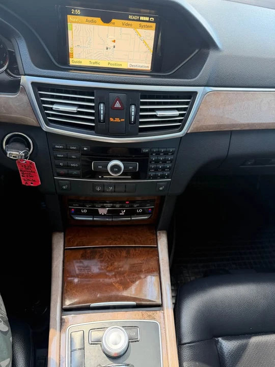 2011 Mercedes-Benz W212 E-Class - Image 15 of 20