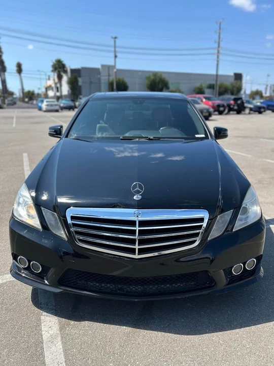 2011 Mercedes-Benz W212 E-Class - Image 2 of 15