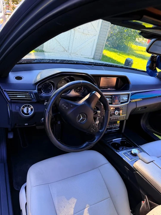 2011 Mercedes-Benz W212 E-Class - Image 11 of 13