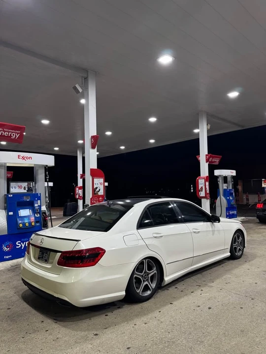 2011 Mercedes-Benz W212 E-Class - Image 2 of 4