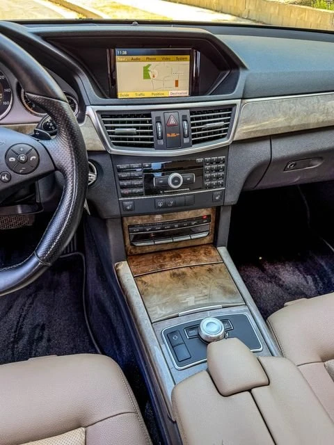 2011 Mercedes-Benz W212 E-Class - Image 8 of 20