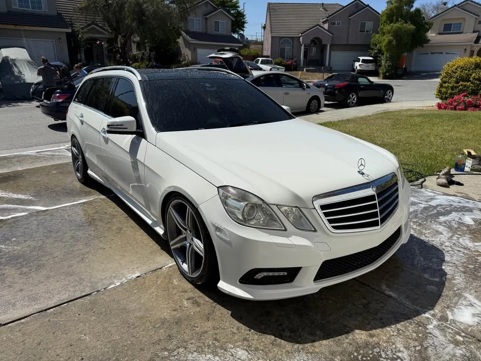2011 Mercedes-Benz W212 E-Class - Image 2 of 16