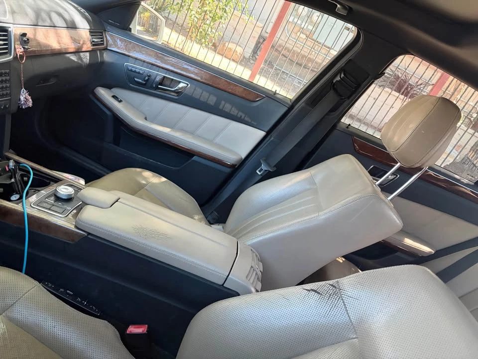 2011 Mercedes-Benz W212 E-Class - Image 6 of 7