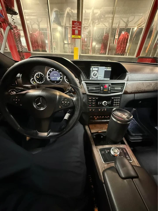 2011 Mercedes-Benz W212 E-Class - Image 10 of 15