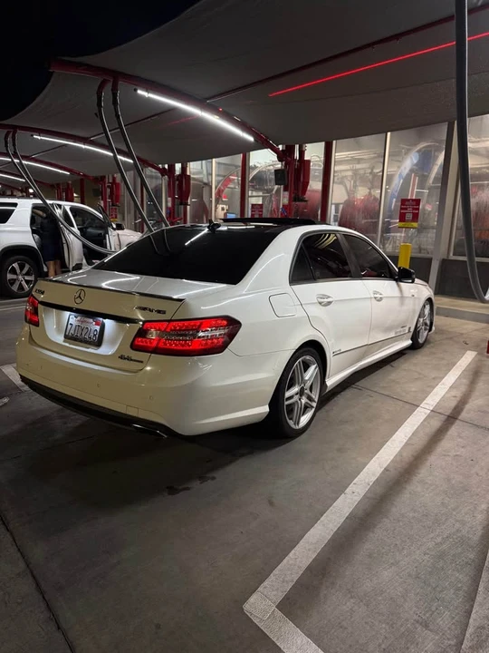2011 Mercedes-Benz W212 E-Class - Image 11 of 15