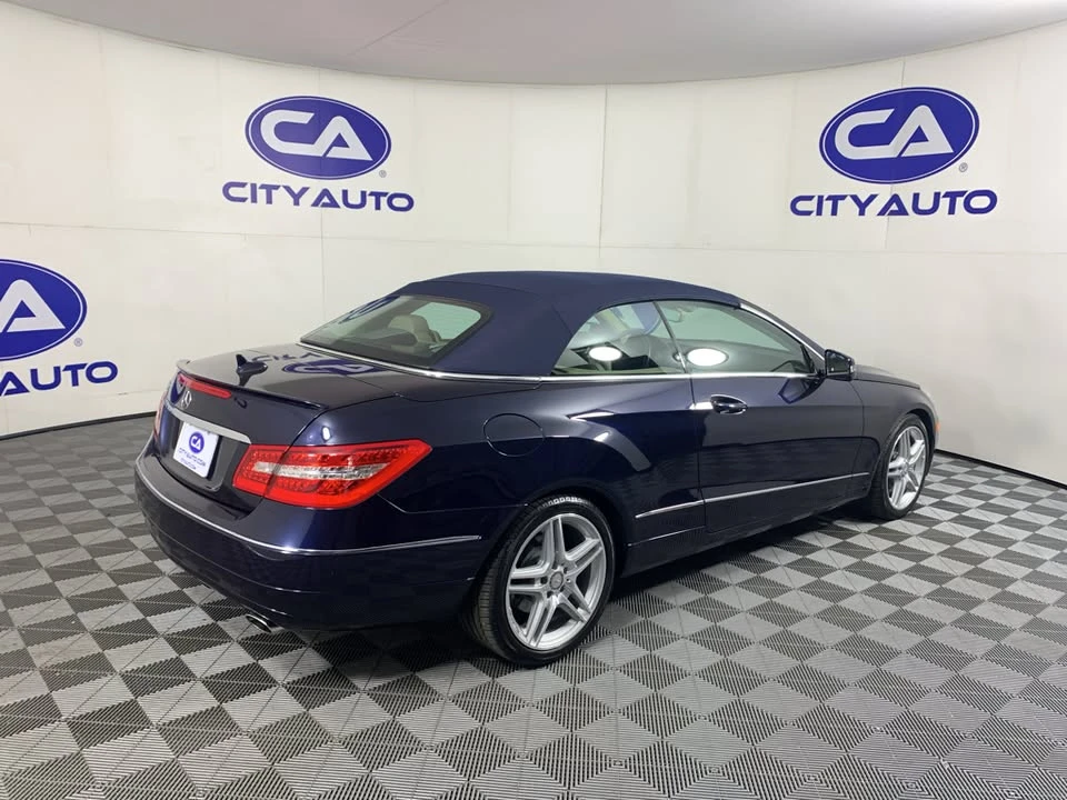 2011 Mercedes-Benz W212 E-Class - Image 2 of 2