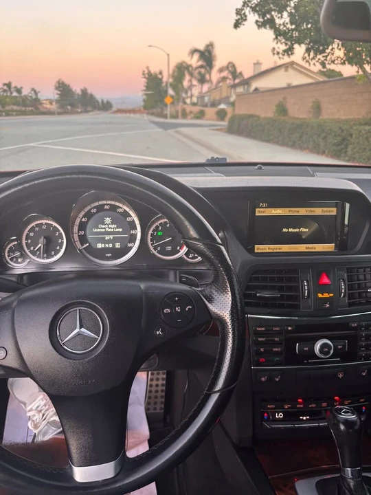 2011 Mercedes-Benz W212 E-Class - Image 12 of 17