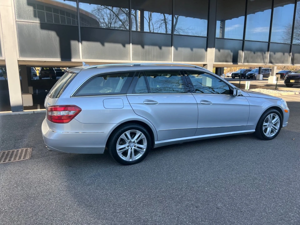 2011 Mercedes-Benz W212 E-Class - Image 4 of 21