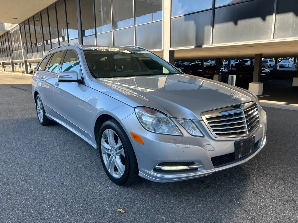 2011 Mercedes-Benz W212 E-Class - Image 2 of 21
