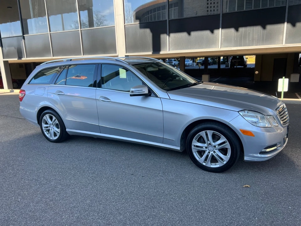 2011 Mercedes-Benz W212 E-Class - Image 3 of 21