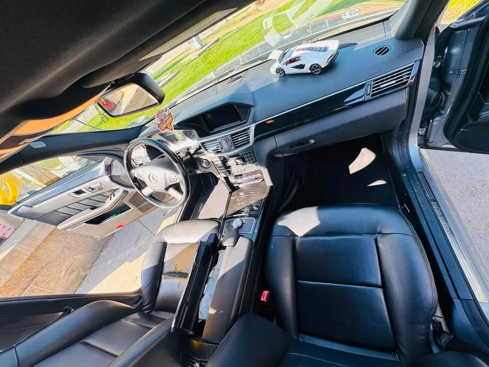 2011 Mercedes-Benz W212 E-Class - Image 8 of 14