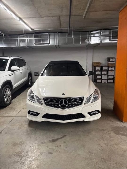 2011 Mercedes-Benz W212 E-Class - Image 2 of 5