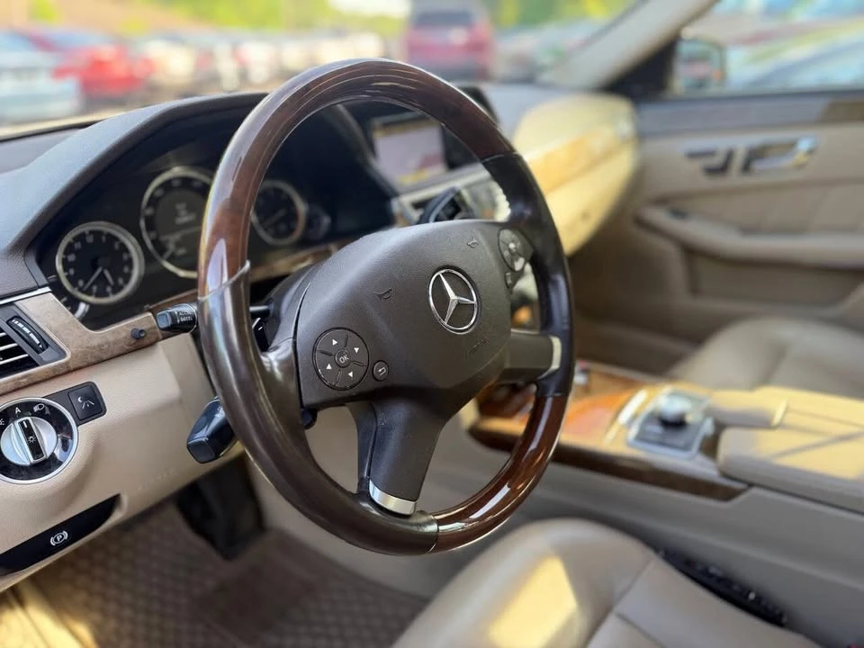 2011 Mercedes-Benz W212 E-Class - Image 11 of 20
