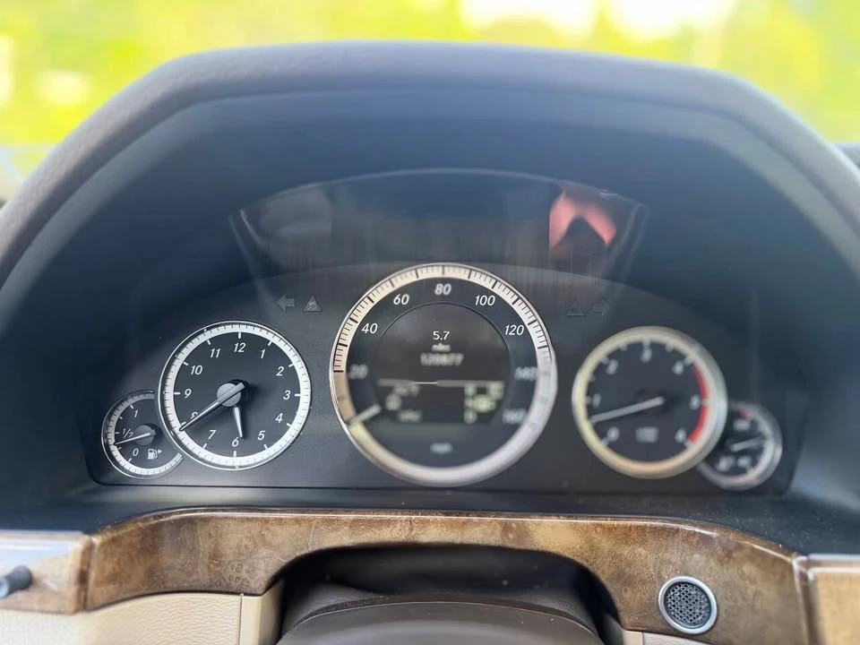 2011 Mercedes-Benz W212 E-Class - Image 12 of 20