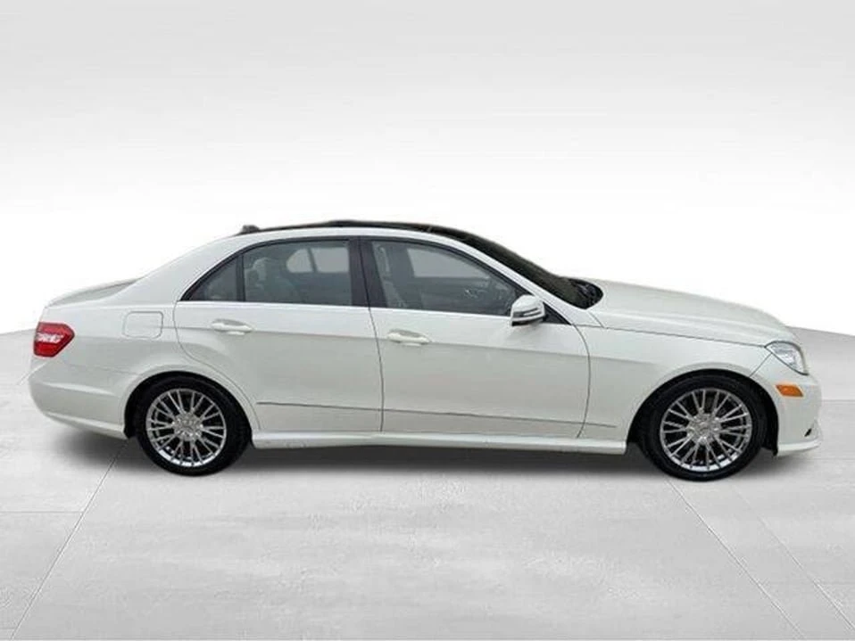 2011 Mercedes-Benz W212 E-Class - Image 8 of 20