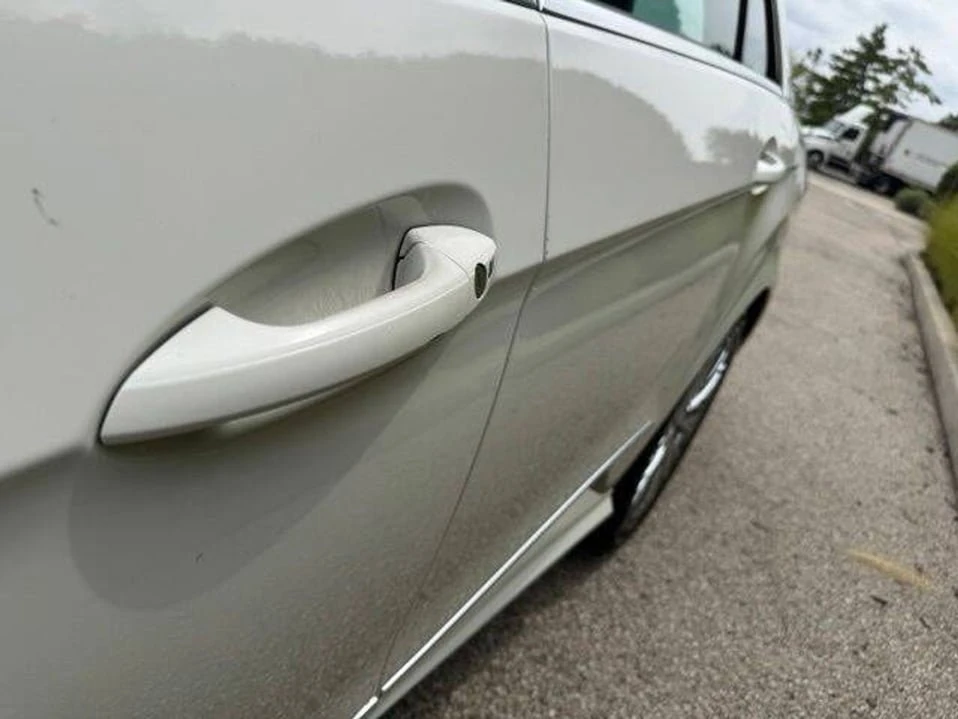 2011 Mercedes-Benz W212 E-Class - Image 12 of 20