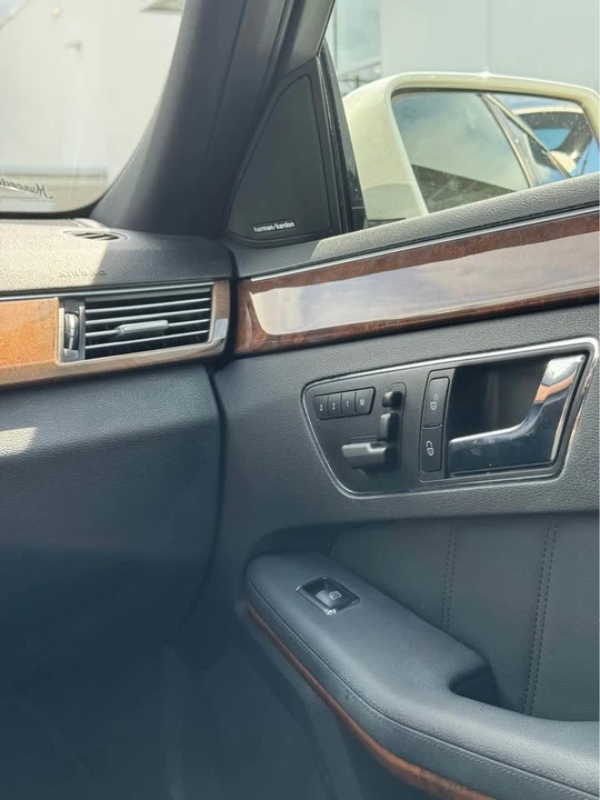 2011 Mercedes-Benz W212 E-Class - Image 15 of 19