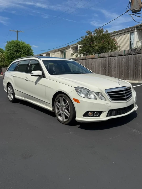 2011 Mercedes-Benz W212 E-Class - Image 5 of 19