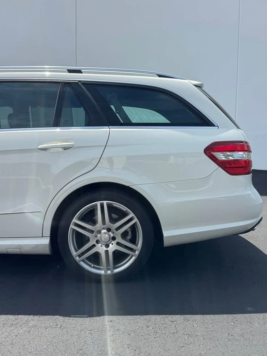 2011 Mercedes-Benz W212 E-Class - Image 8 of 19