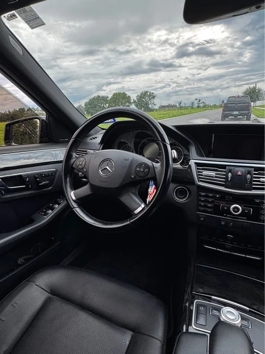2011 Mercedes-Benz W212 E-Class - Image 6 of 11