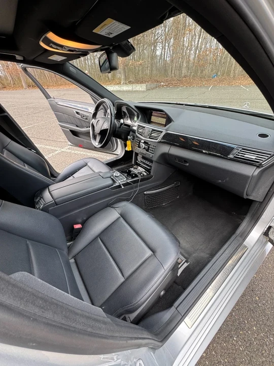 2011 Mercedes-Benz W212 E-Class - Image 6 of 16