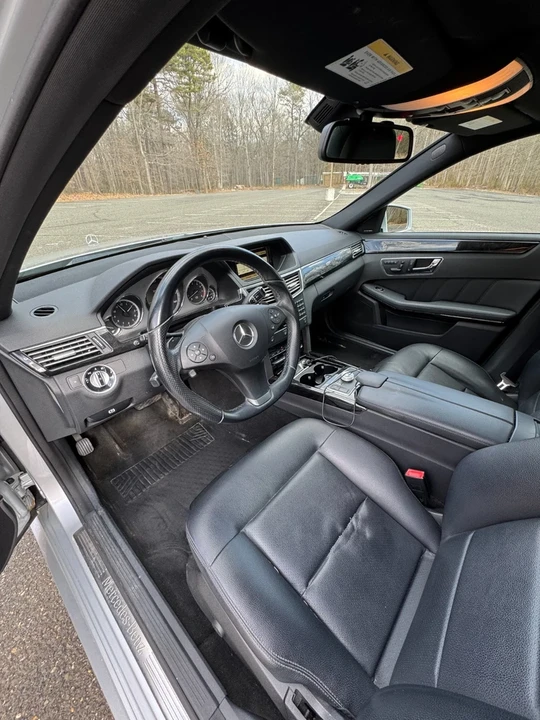 2011 Mercedes-Benz W212 E-Class - Image 12 of 16