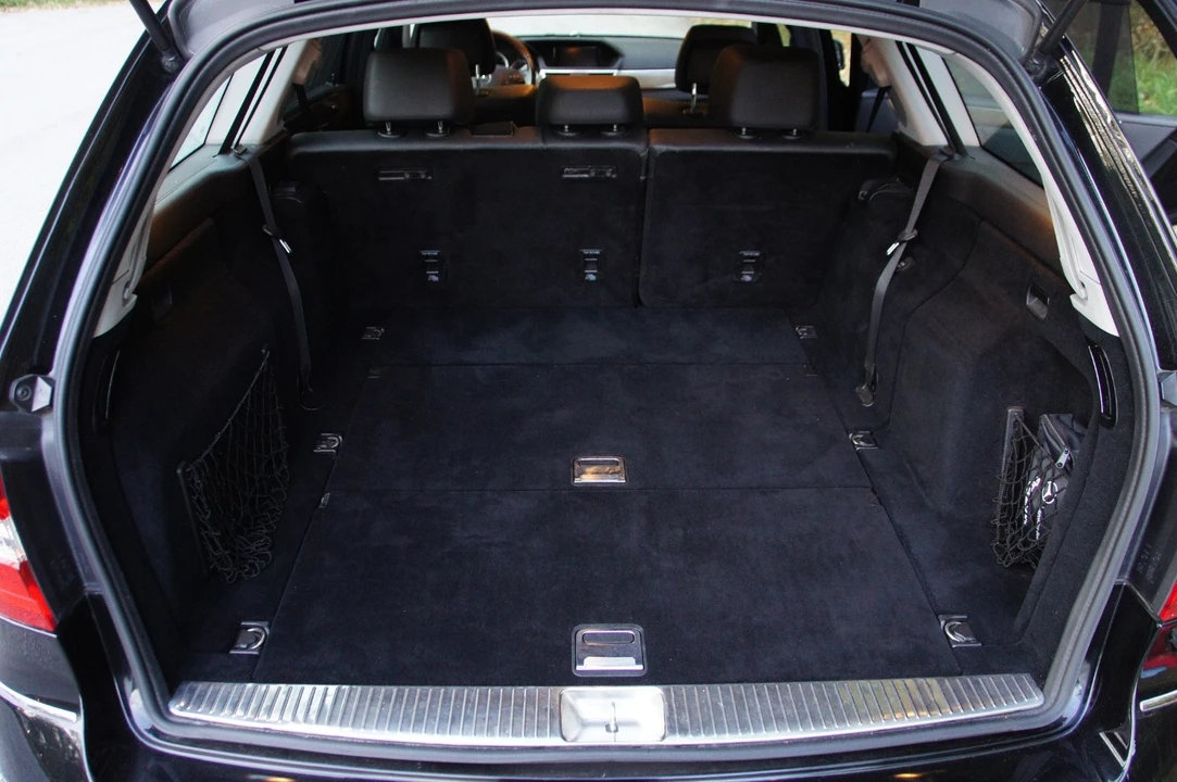 2011 Mercedes-Benz W212 E-Class - Image 16 of 20