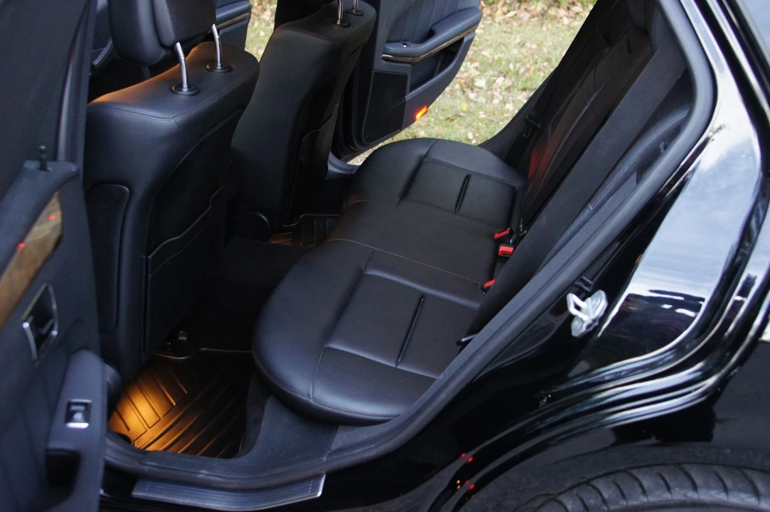 2011 Mercedes-Benz W212 E-Class - Image 15 of 20