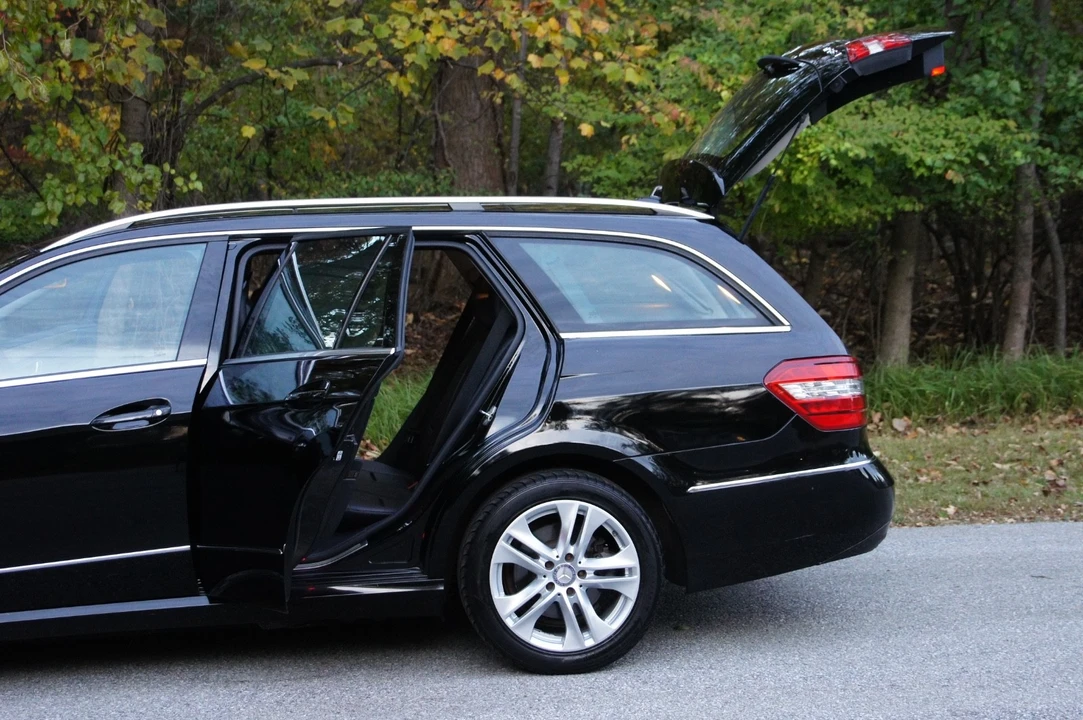 2011 Mercedes-Benz W212 E-Class - Image 10 of 20