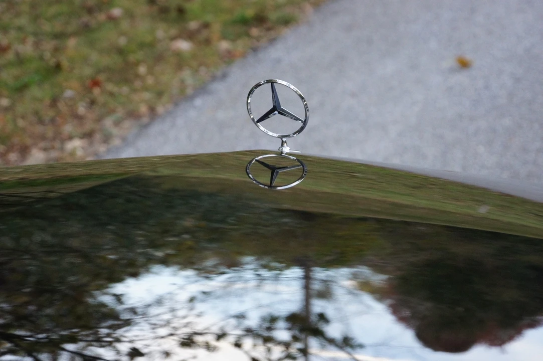 2011 Mercedes-Benz W212 E-Class - Image 12 of 20