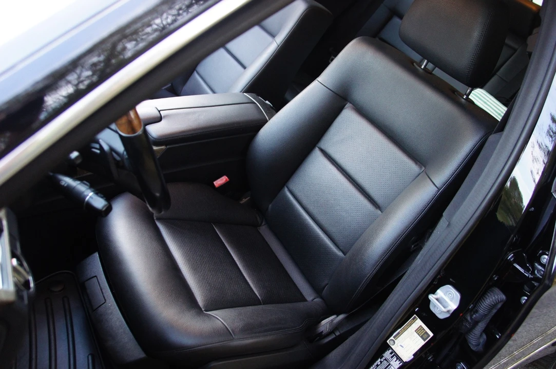 2011 Mercedes-Benz W212 E-Class - Image 13 of 20