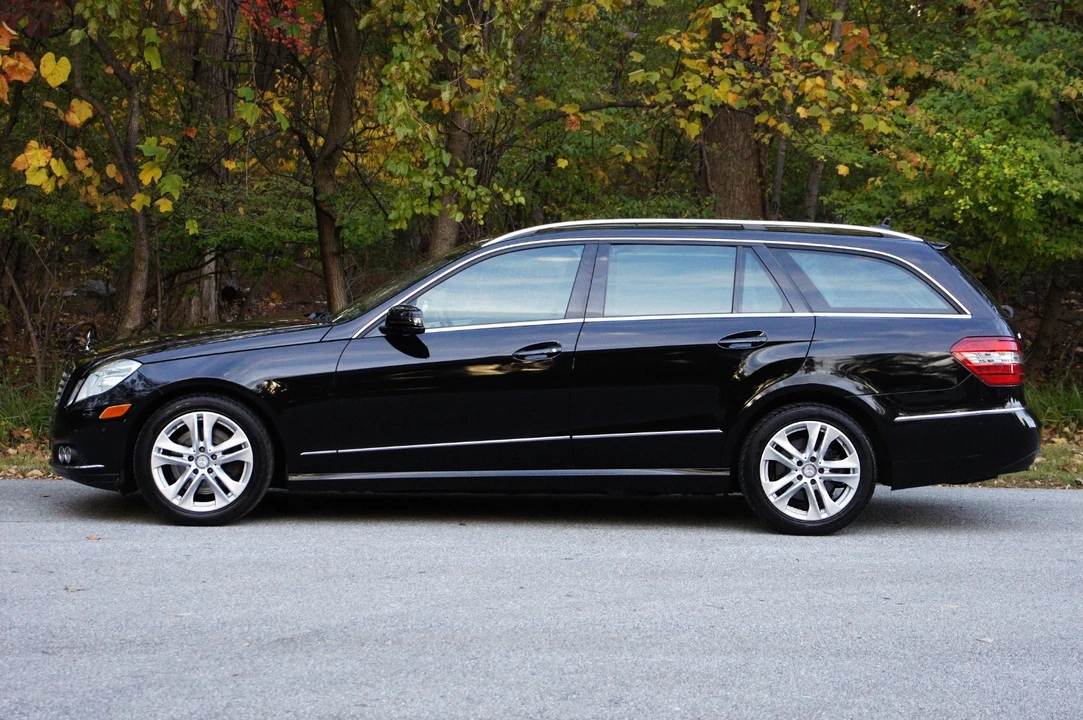 2011 Mercedes-Benz W212 E-Class - Image 3 of 20