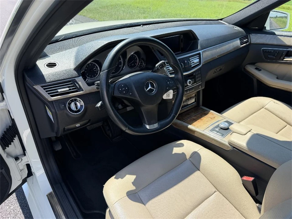 2011 Mercedes-Benz W212 E-Class - Image 14 of 24