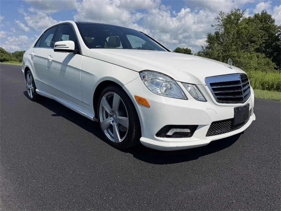 2011 Mercedes-Benz W212 E-Class - Image 3 of 24
