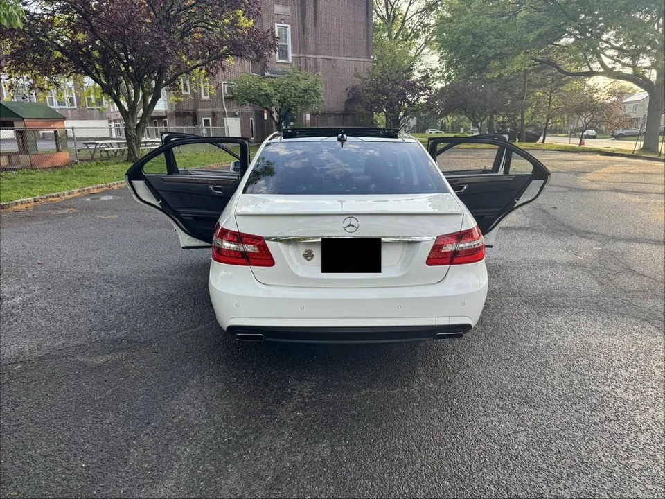 2011 Mercedes-Benz W212 E-Class - Image 8 of 20