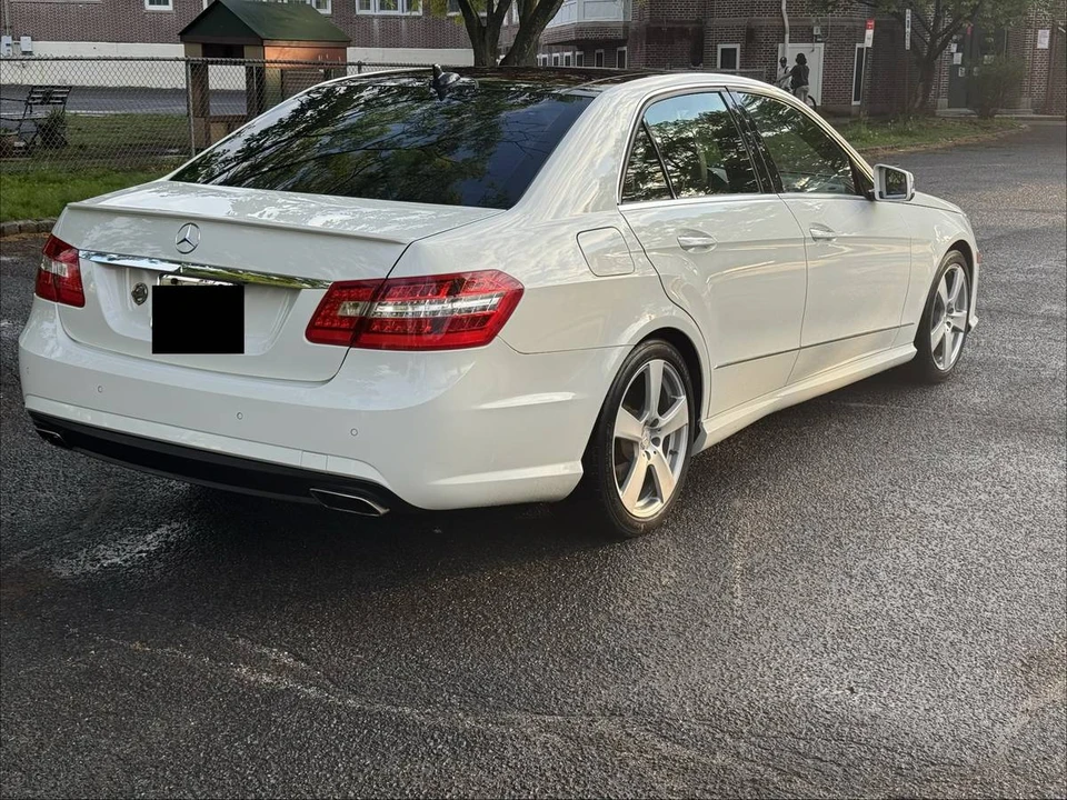 2011 Mercedes-Benz W212 E-Class - Image 4 of 20
