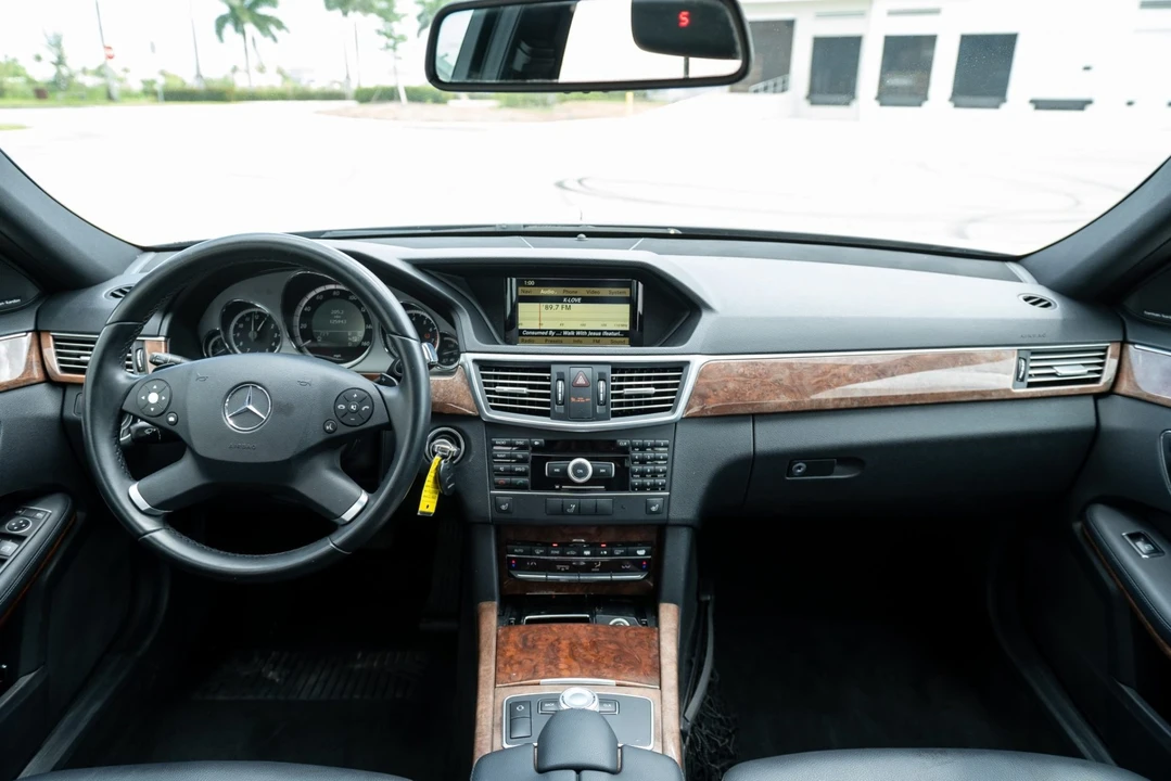 2011 Mercedes-Benz W212 E-Class - Image 6 of 10