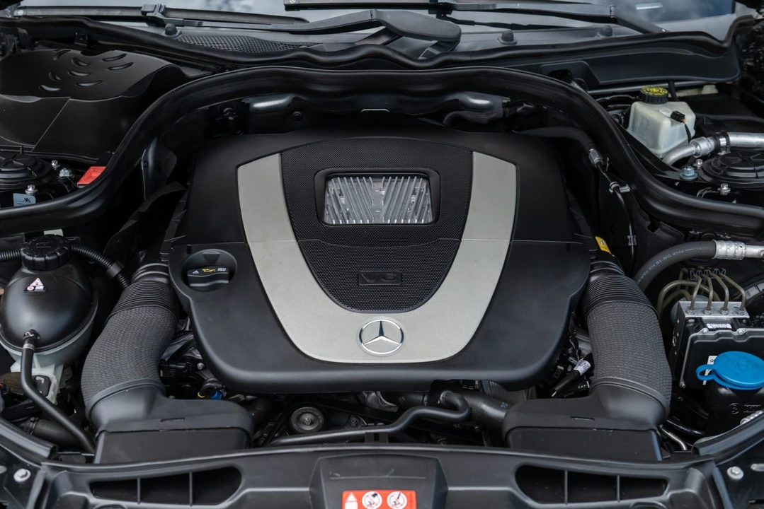 2011 Mercedes-Benz W212 E-Class - Image 7 of 10
