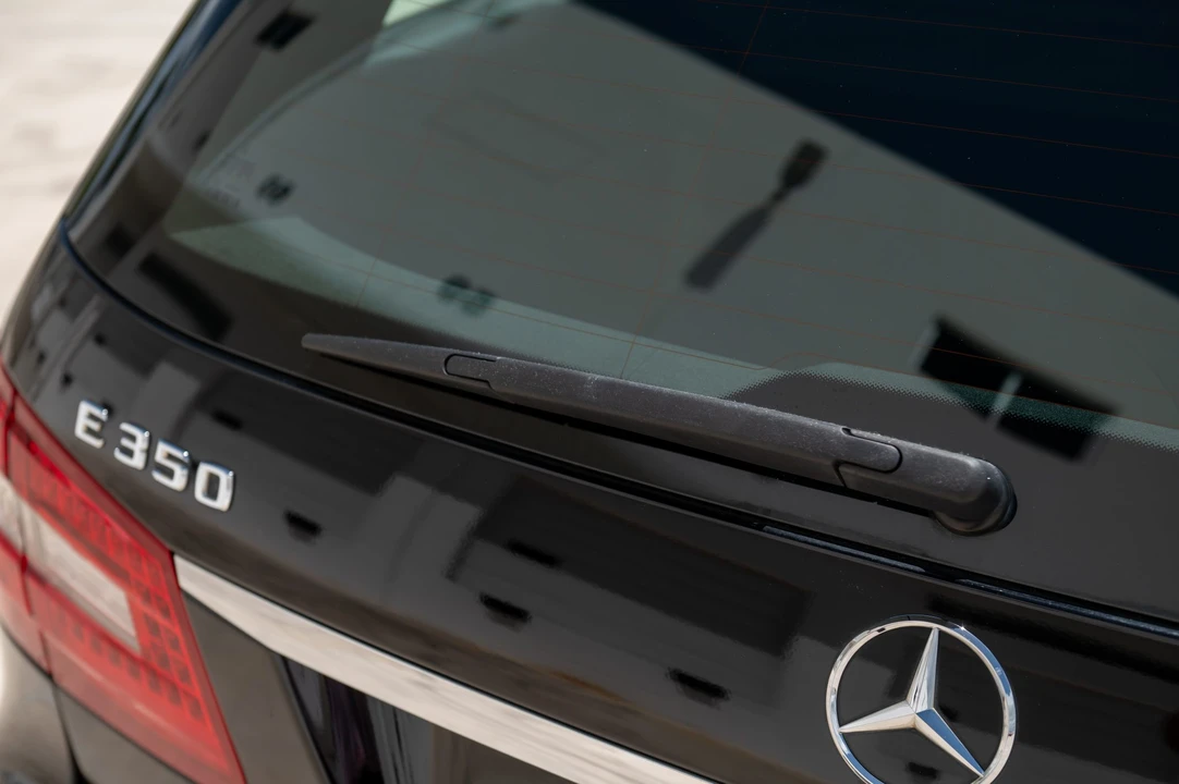 2011 Mercedes-Benz W212 E-Class - Image 26 of 31
