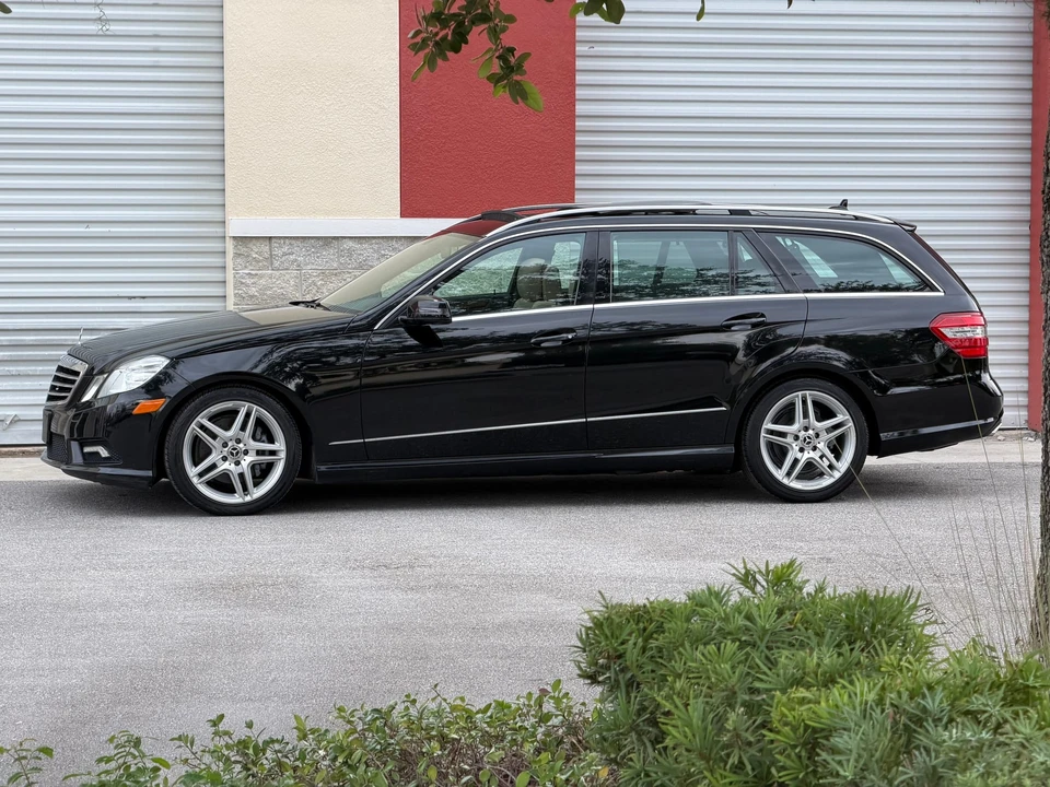 2011 Mercedes-Benz E-Class - Image 2 of 31
