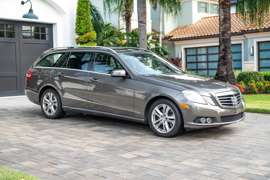 2011 Mercedes-Benz W212 E-Class - Image 3 of 31