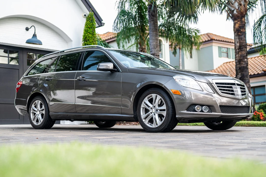2011 Mercedes-Benz W212 E-Class - Image 2 of 31